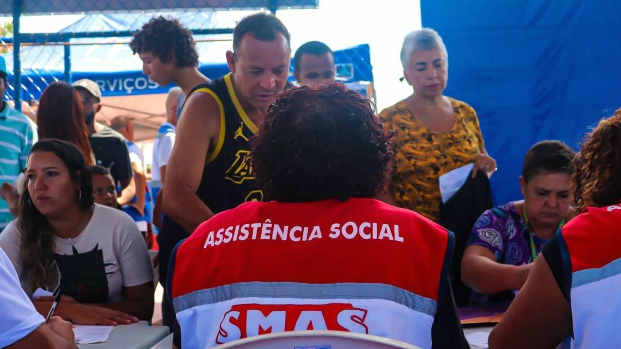 Moradores participam de ação social com serviços gratuitos em Maricá Moradores participam de ação social com serviços gratuitos em Maricá