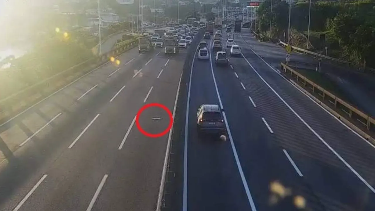 Acidente com motocicletas causa lentidão na Ponte Rio-Niterói no sentido Rio Acidente com motocicletas causa lentidão na Ponte Rio-Niterói no sentido Rio