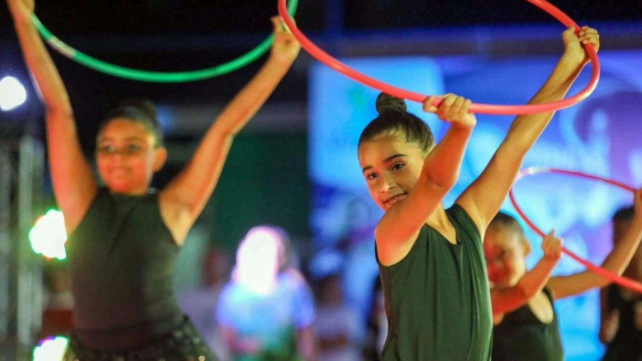 Aula de teatro com alunos do Programa Viver Bem
