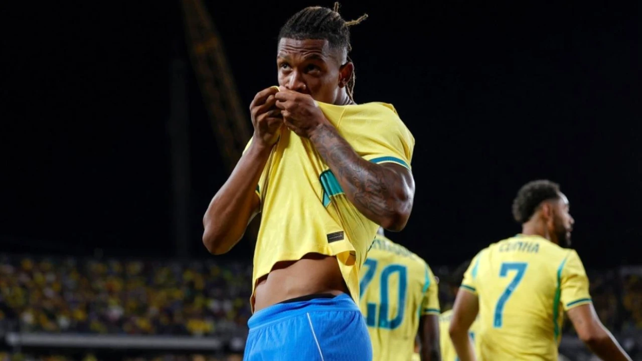 Jogadores da Seleção Brasileira comemorando gol contra a Croácia