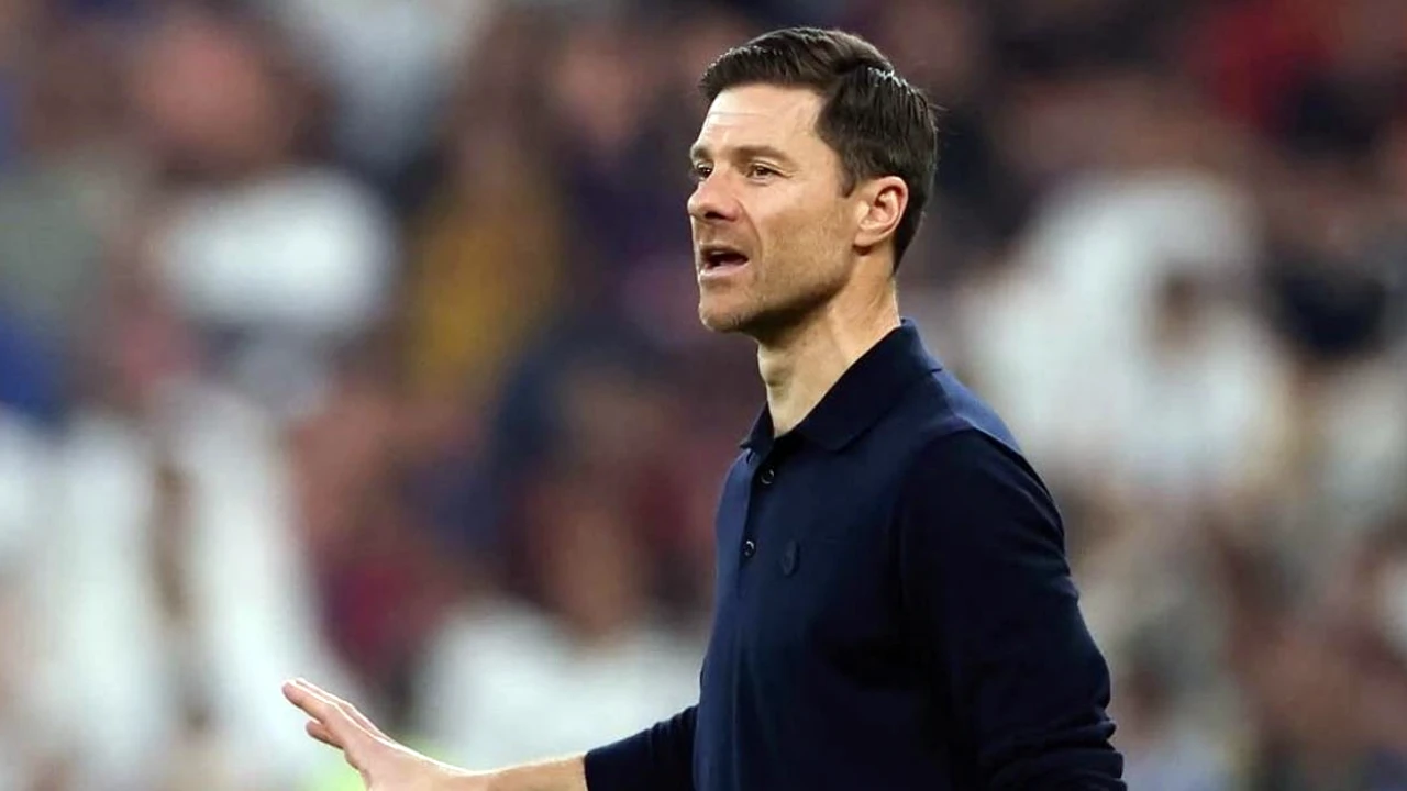 Xabi Alonso em jogo como treinador na Europa