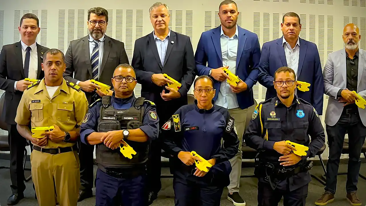 Autoridades de Segurança Pública e comandantes de Guardas Municipais de Niterói, Maricá, Araruama, Cabo Frio e Resende aderem ao programa federal  "Município Mais Seguro", voltado investimentos em políticas locais 