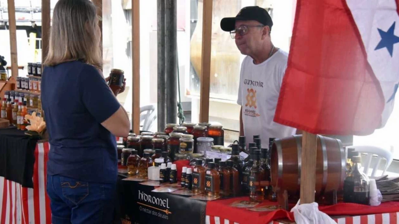 Barracas da Feira de Agricultura Familiar em Itaipuaçu