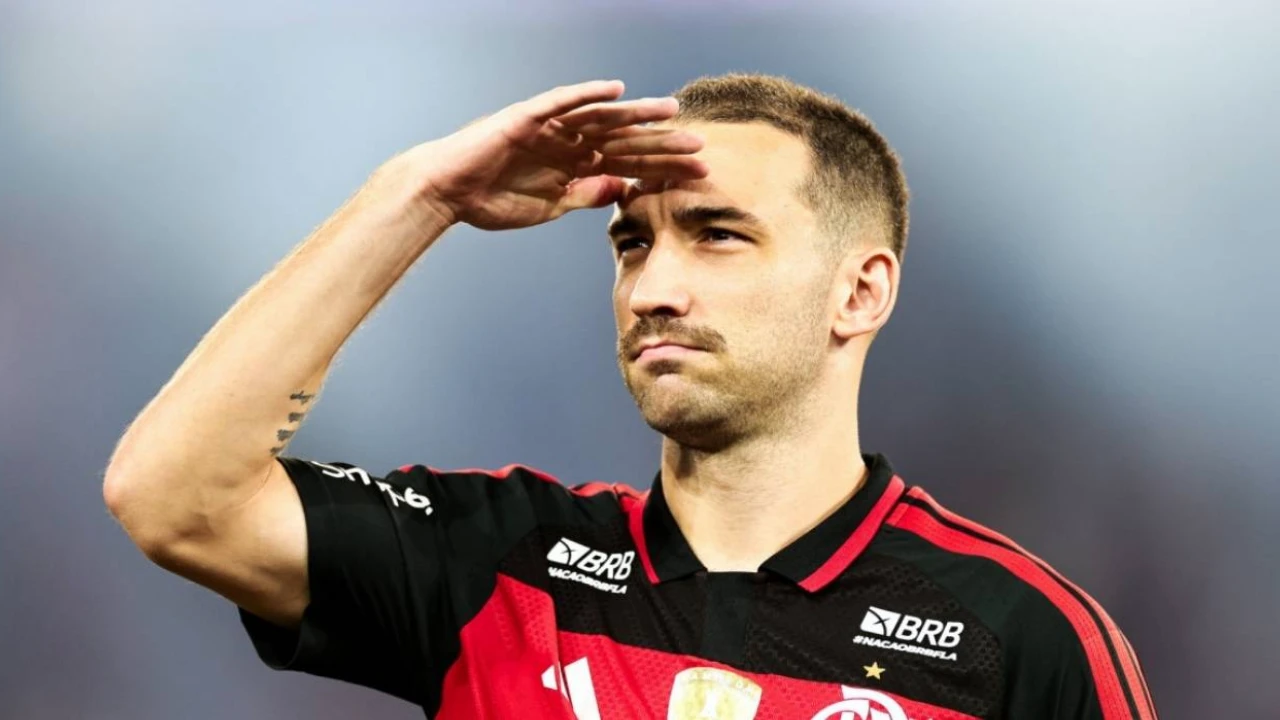 Léo Ortiz durante partida do Flamengo no Maracanã