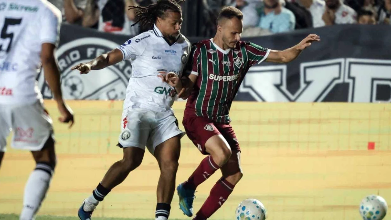Jogadores do Fluminense em jogo contra o Operário Jogadores do Fluminense em jogo contra o Operário