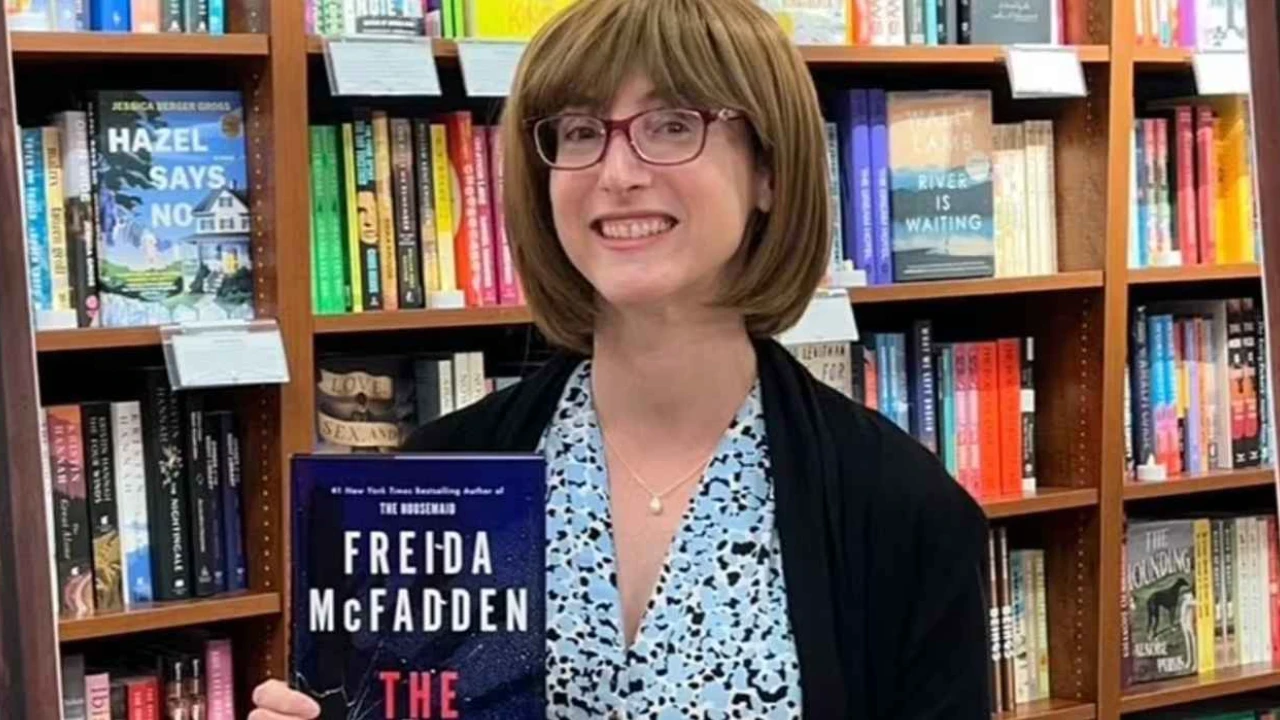 Freida McFadden após revelar sua identidade real em entrevista