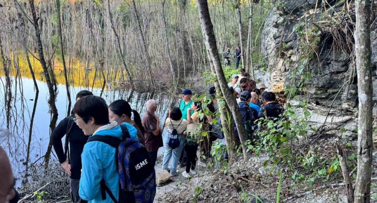 Pesquisadores visitam parque paleontológico de Itaboraí durante evento internacional