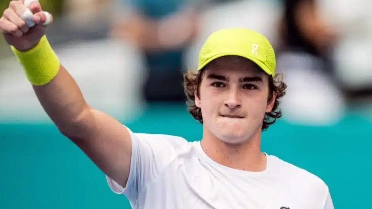 João Fonseca durante partida contra Zverev no Masters de Monte Carlo João Fonseca durante partida contra Zverev no Masters de Monte Carlo