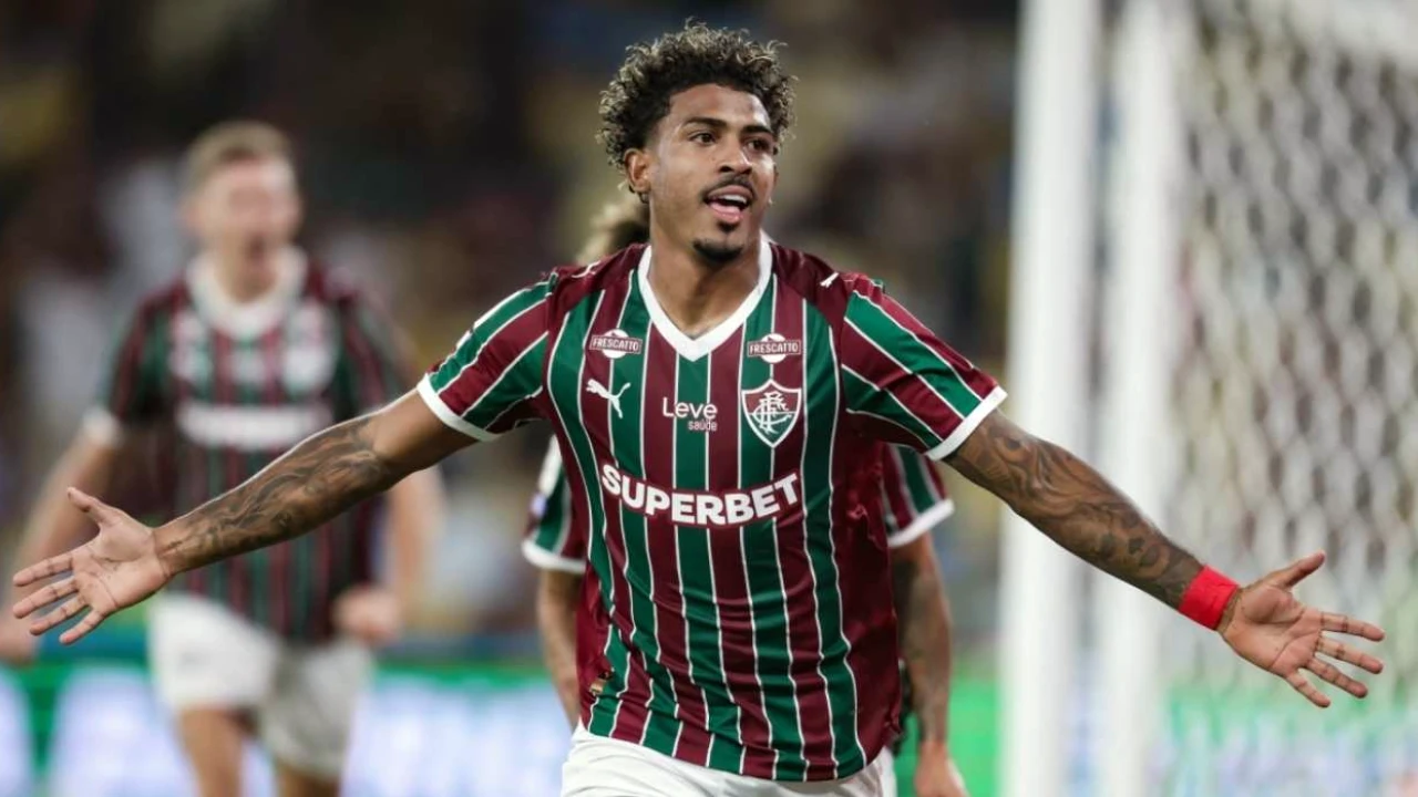John Kennedy comemora gol pelo Fluminense no Maracanã