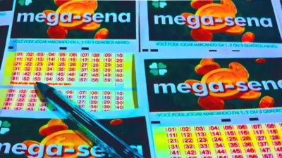 Volantes com caneta do Concurso 2998 da Mega-Sena, com resultado dos números sorteados neste sábado, 18/04. Prêmios de todas as faixas de acerto, total de apostas realizadas, ganhadoras e perdedoras, com detalhes especiais. Além disso, análise econômica, financeira e lotérica da extração, arrecadação e pagamento de prêmios, bem como a destinação pública do dinheiro do saldo residual  | Folha do Leste