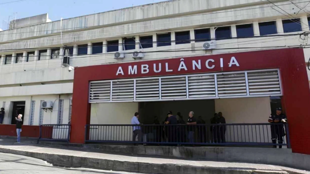 Viatura policial na Penha Circular após ocorrência com policial baleado