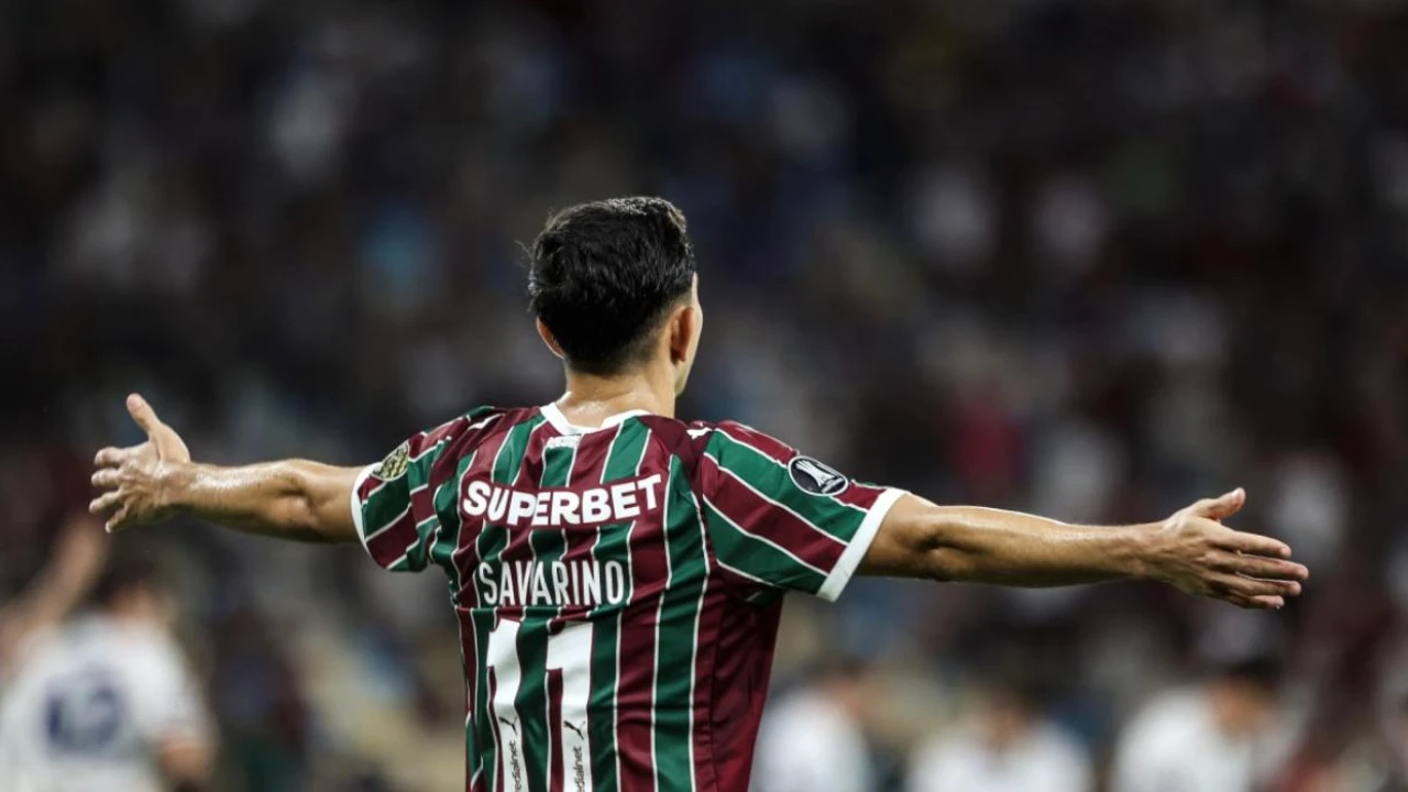 Torcida do Fluminense protesta no Maracanã após derrota
