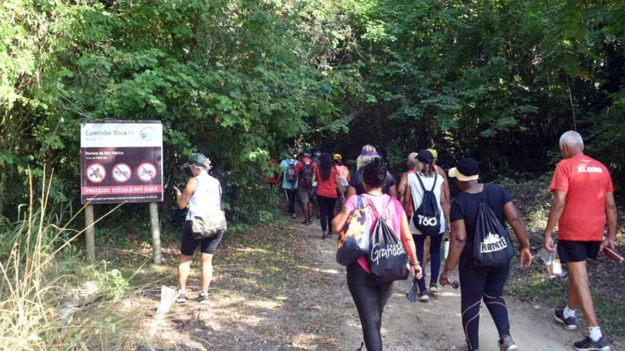 idosos trilha Caminho de Darwin Maricá natureza