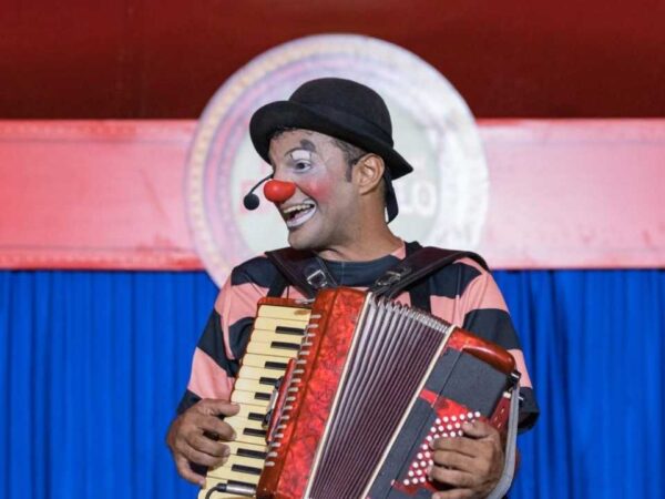 Palhaço_Mixuruca_faz_apresentação_em_São_Gonçalo_e_em_Niterói(Valdeir_Góis).webp
