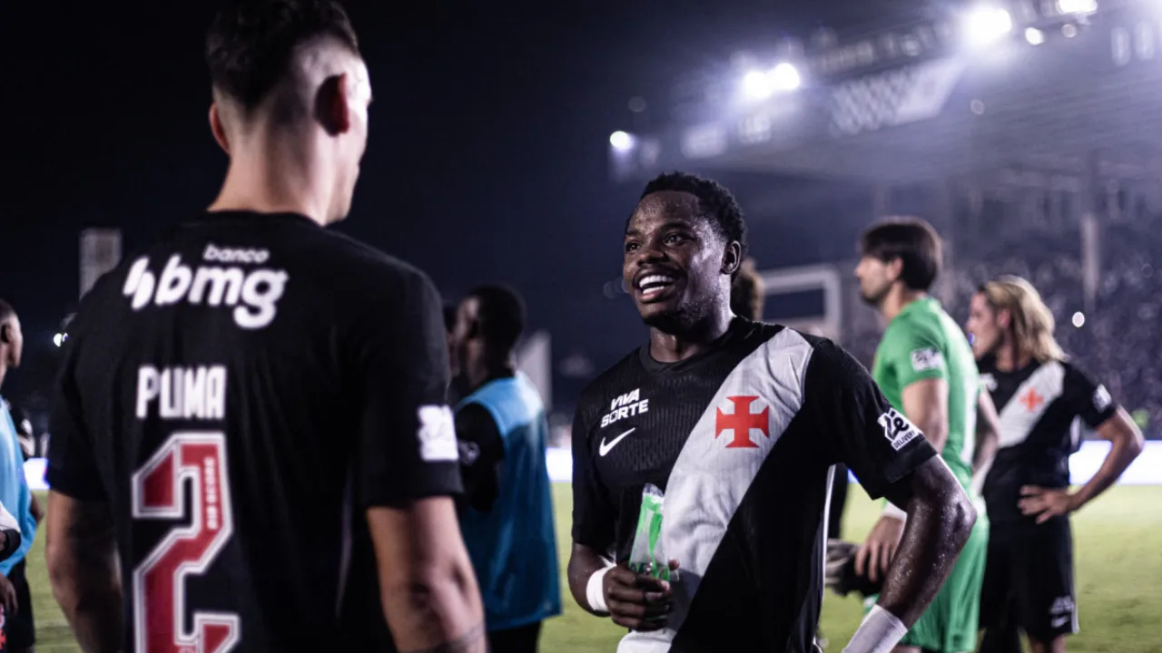 Andrés Gómez comemora pelo Vasco em São Januário antes de convocação para a Copa do Mundo