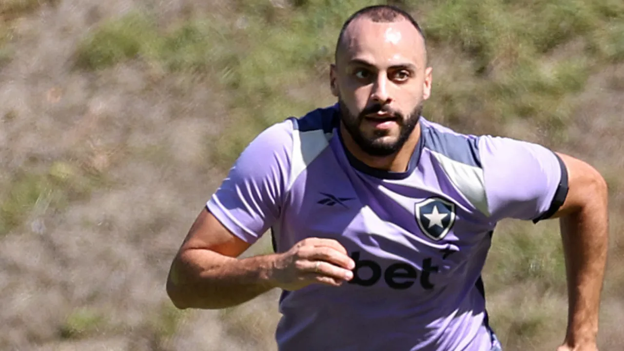 Arthur Cabral no Botafogo comemora gol após superar jejum e pressão psicológica