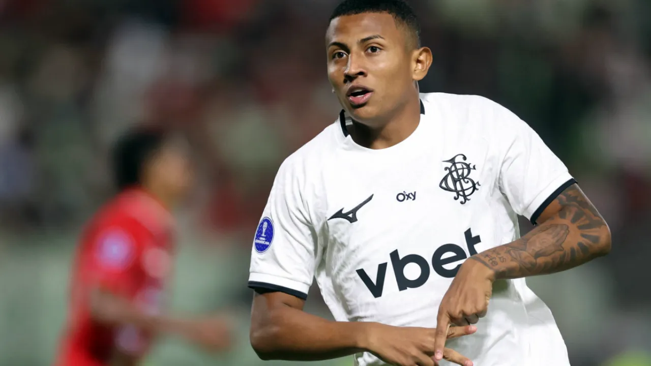 Botafogo vence Caracas por 3 a 1 de virada e garante melhor campanha da Sul-Americana