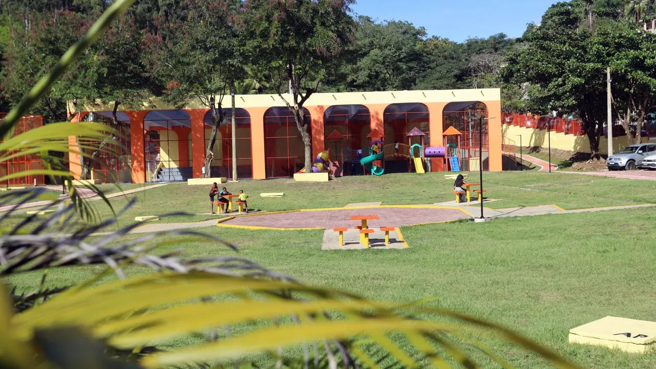 Ciep Anísio Teixeira no Fonseca foi entregue reformado e ampliado pela Prefeitura de Niterói