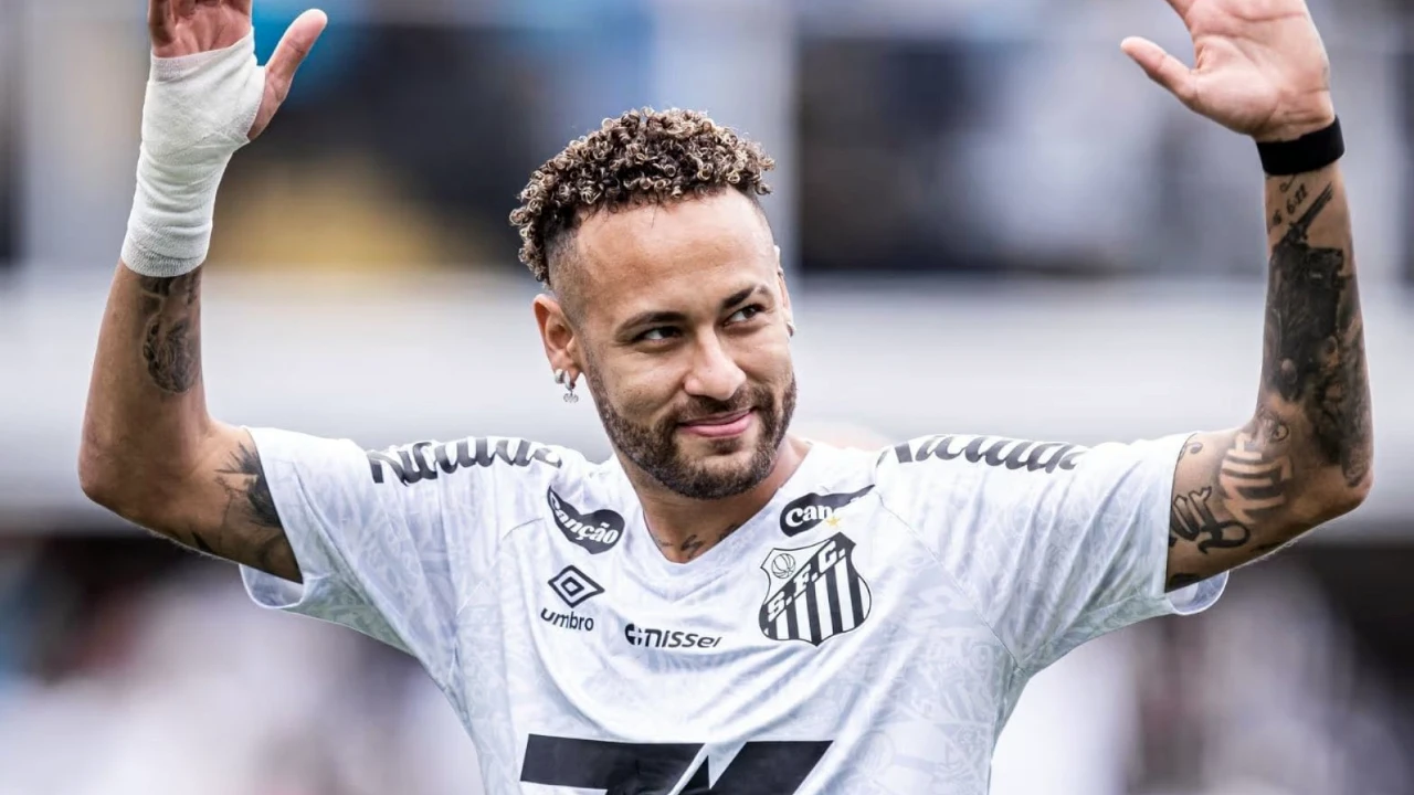 Neymar Jr durante partida oficial pelo Santos FC