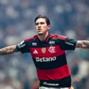 Jogador do Flamengo, Pedro, comemora durante partida antes da semifinal da Libertadores 2026