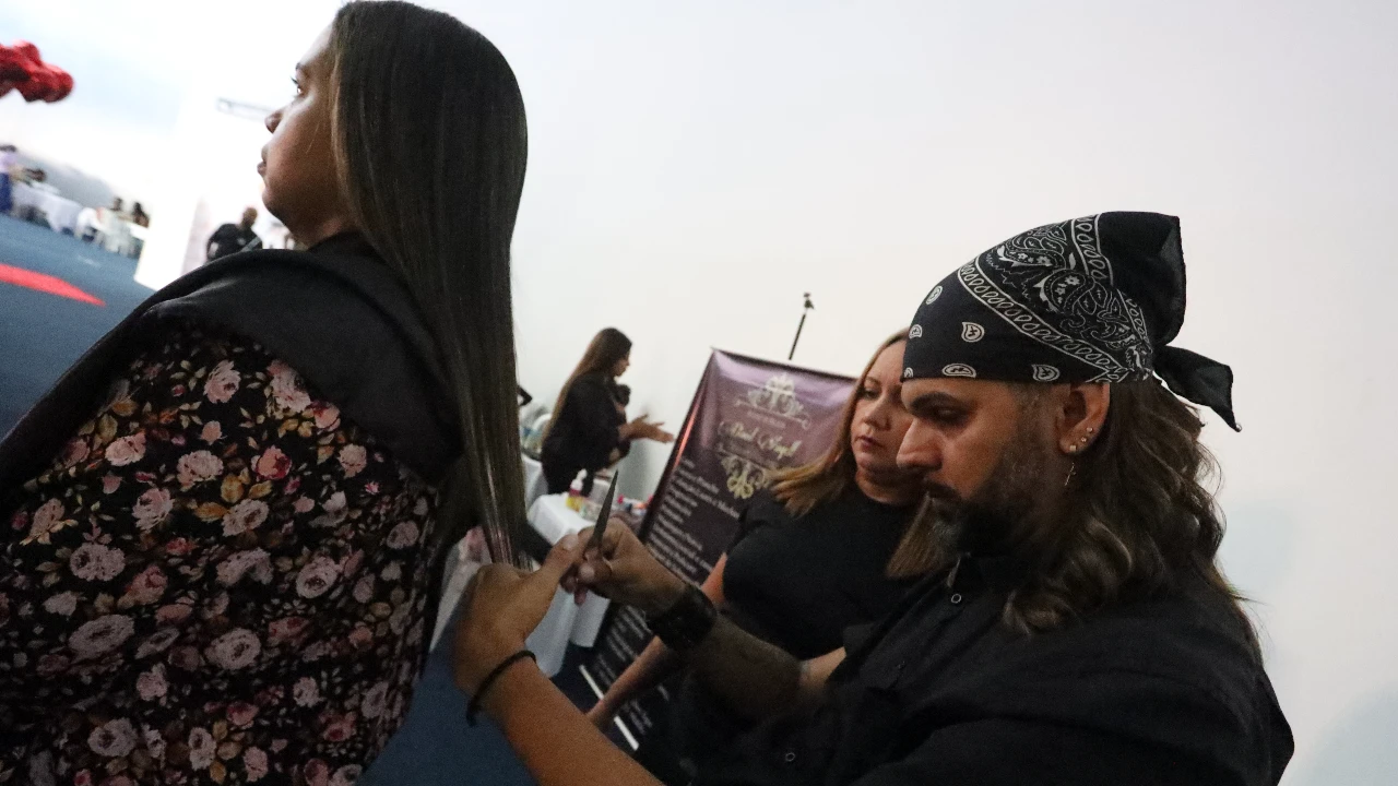 Mães e crianças participam de atividade inclusiva na Cúpula do Caminho Niemeyer, em Niterói