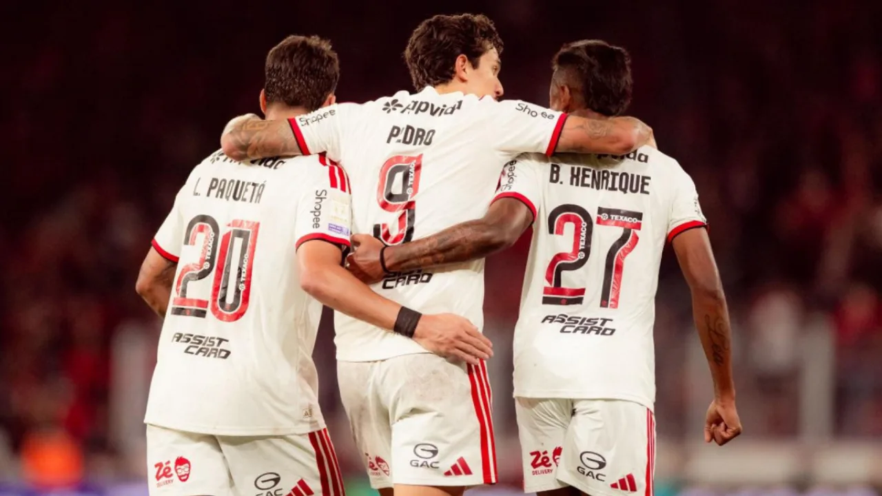 Flamengo contra Palmeiras pode deixar o Rubro-Negro perto da liderança do Brasileirão Flamengo contra Palmeiras pode deixar o Rubro-Negro perto da liderança do Brasileirão