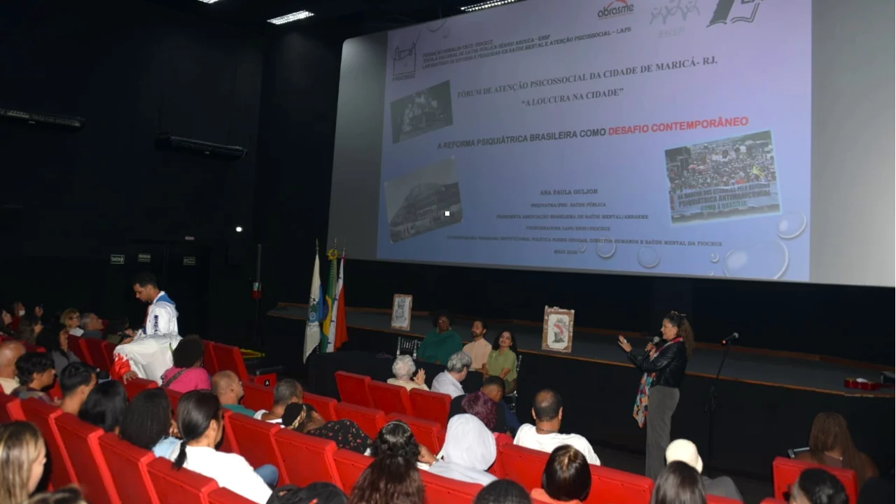 Fórum de Atenção Psicossocial em Maricá debate saúde mental e luta antimanicomial no Cine Henfil