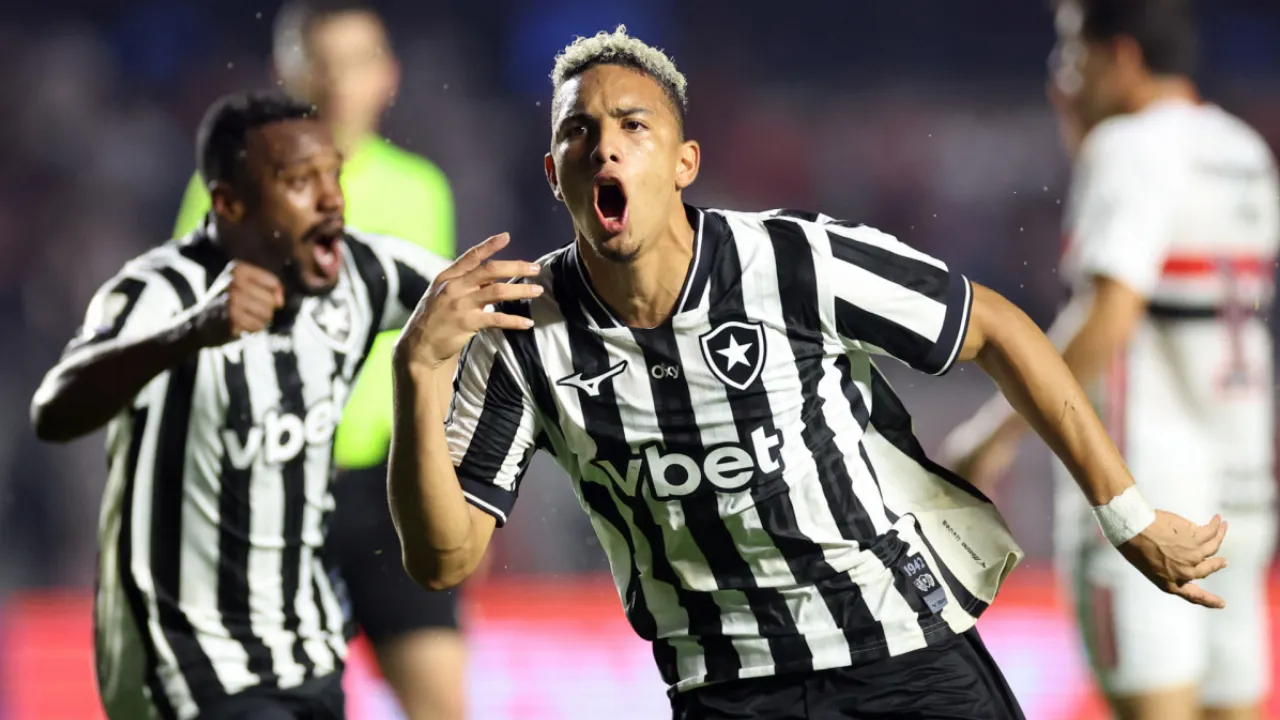 Jordan Barrera no Botafogo comemora gol após ganhar moral com Franclim Carvalho Jordan Barrera no Botafogo comemora gol após ganhar moral com Franclim Carvalho