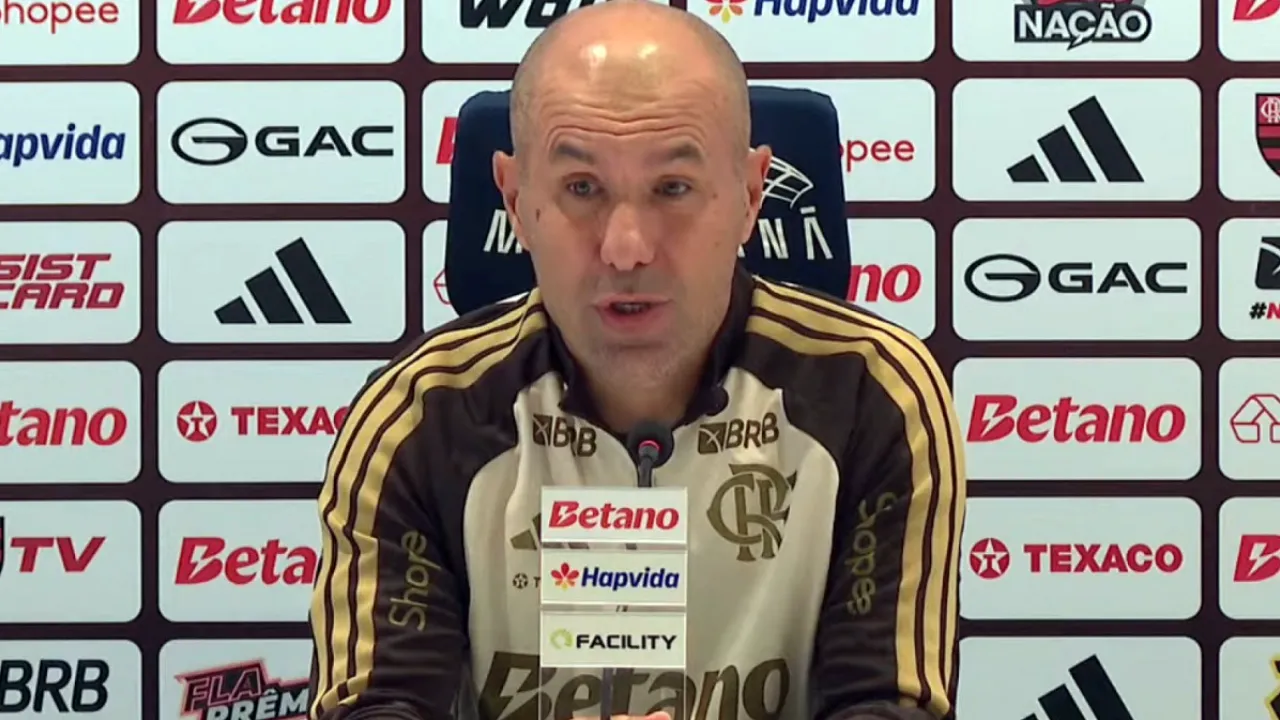 Leonardo Jardim no Flamengo comenta expulsão de Carrascal após derrota para o Palmeiras no Maracanã