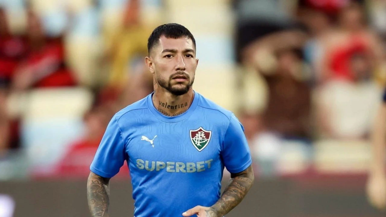 Lucho Acosta treinando pelo Fluminense durante recuperação