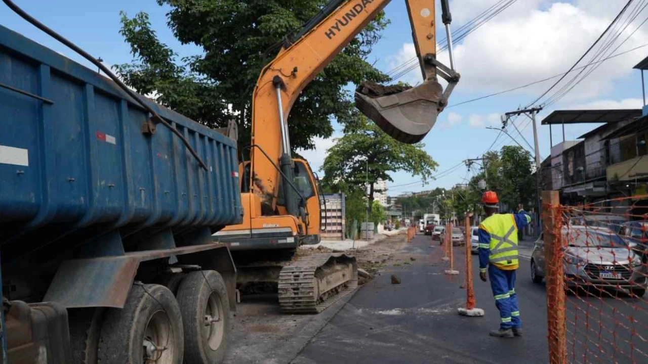 Obras do MUVI com pavimentação e ciclovia em São Gonçalo