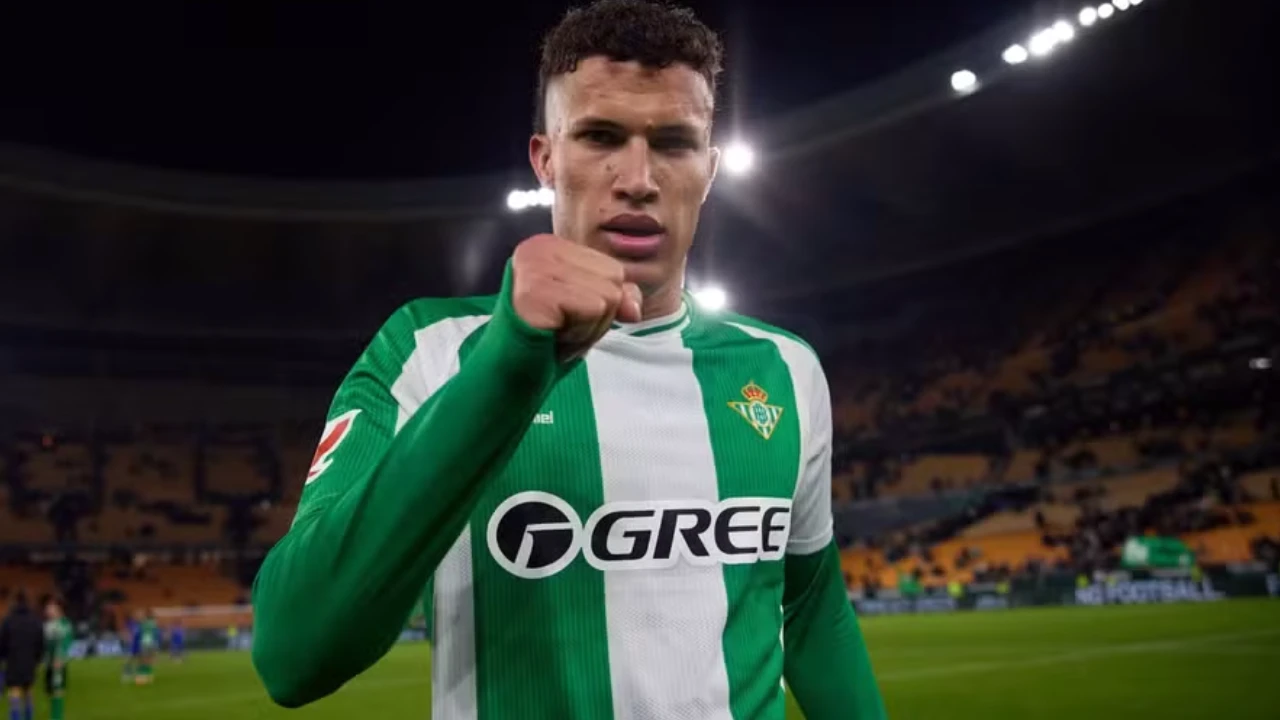 Nelson Deossa no Vasco aparece como possibilidade de mercado após saída provável do Real Betis