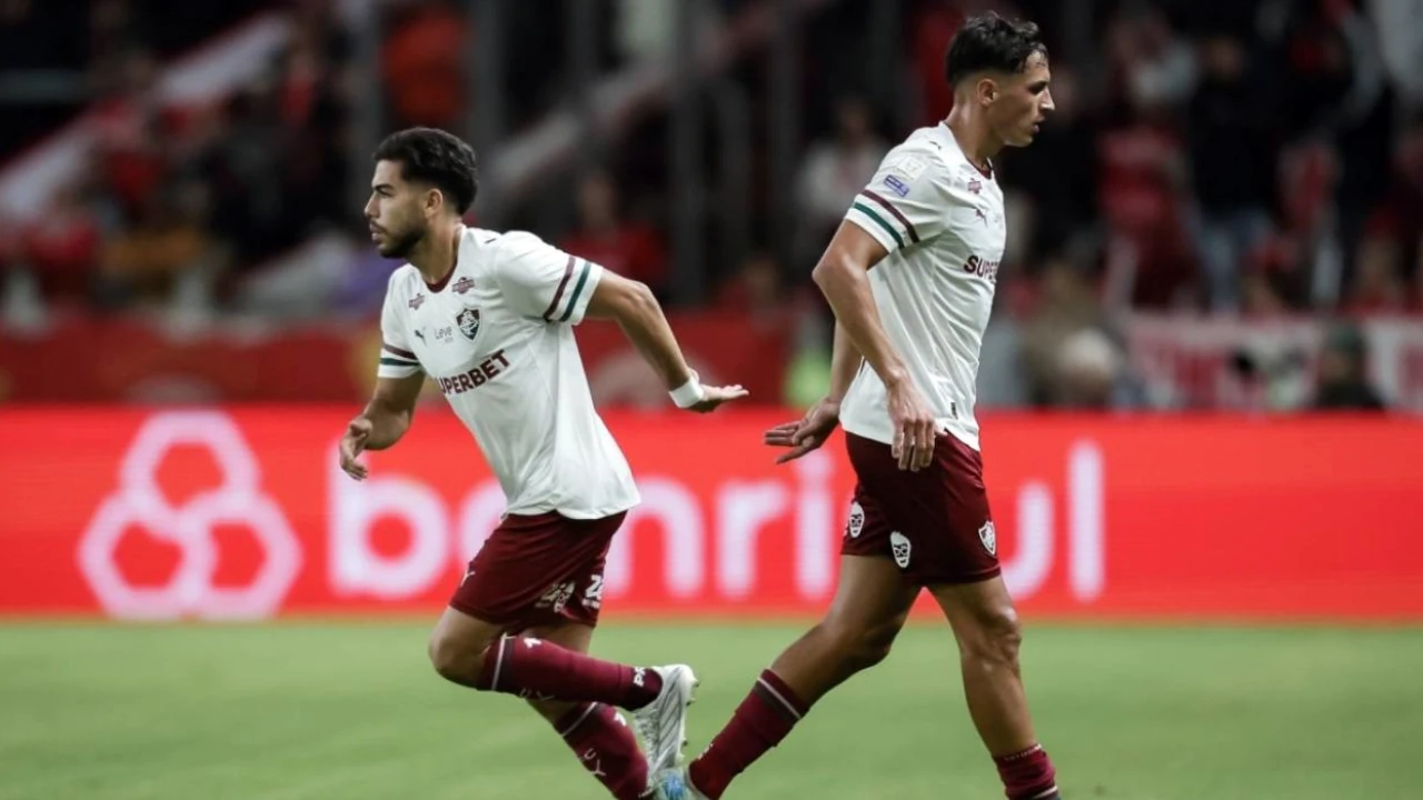 Nonato em campo pelo Fluminense após retorno de lesão