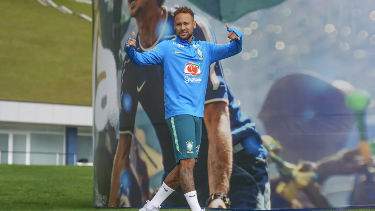 Neymar com a camisa da Seleção Brasileira antes da Copa do Mundo de 2026