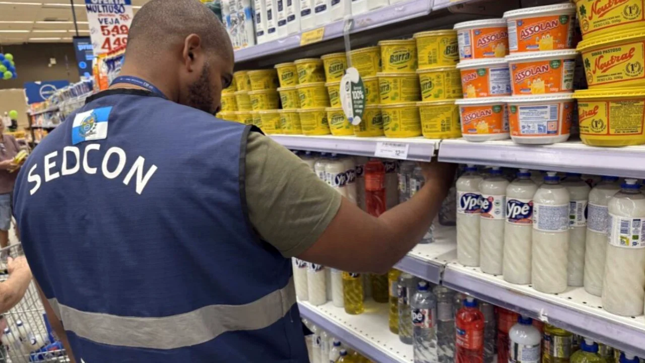 Produtos Ypê recolhidos em fiscalização após alerta da Anvisa