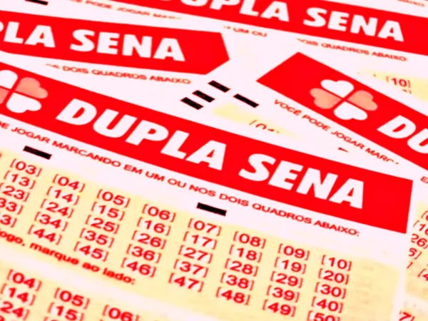 Concurso 2963 da Dupla Sena, com resultado dos números sorteados nas duas extrações desta sexta-feira, 29/05, bem como prêmios de todas as faixas de acerto, total de apostas realizadas, ganhadoras e perdedoras, com detalhes e prêmios pra lá de especiais.