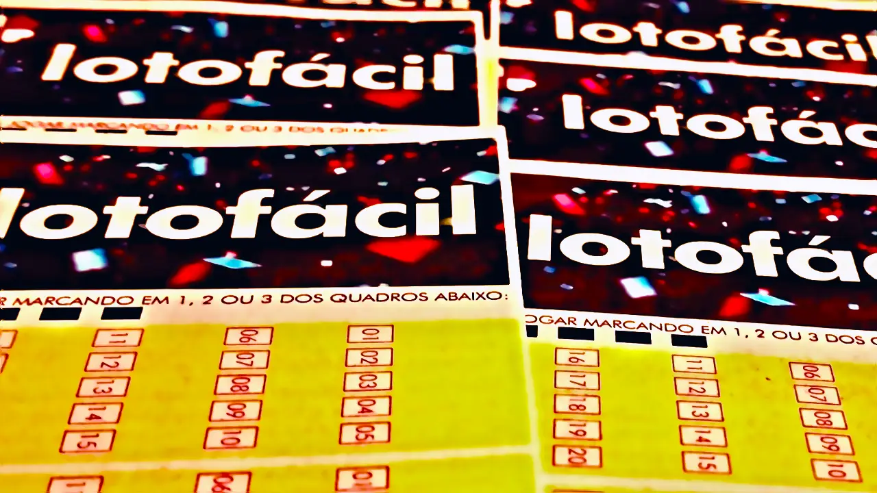 Volante do Concurso 3694 da Lotofácil, com resultado dos números sorteados nesta segunda-feira, 25/05, bem como prêmios de todas as faixas de acerto, total de apostas realizadas, ganhadoras e perdedoras, com detalhes especiais. Além disso, análise econômica, financeira e lotérica da extração, arrecadação e pagamento de prêmios, bem como a destinação pública do dinheiro do saldo residual.