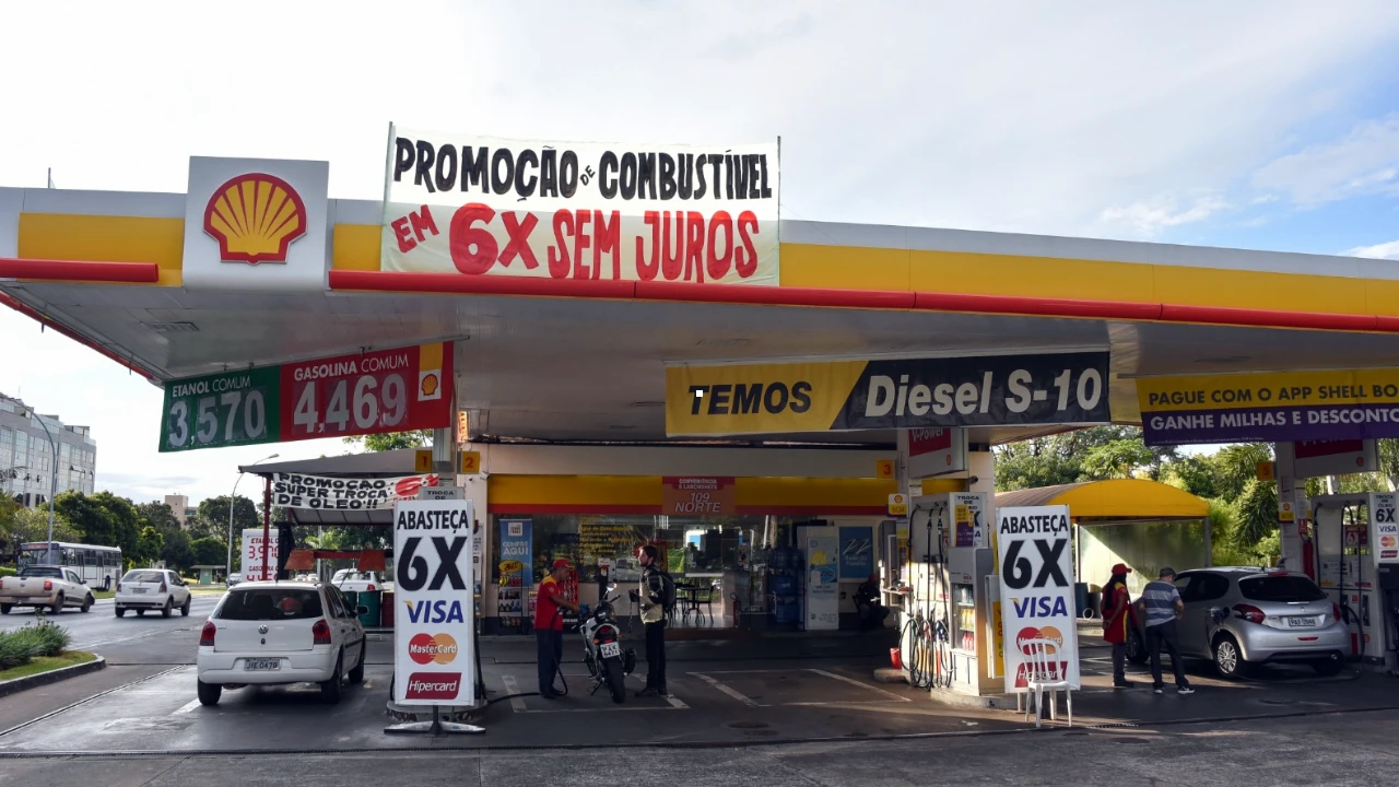 Subsídio para gasolina e diesel busca conter alta dos combustíveis nos postos