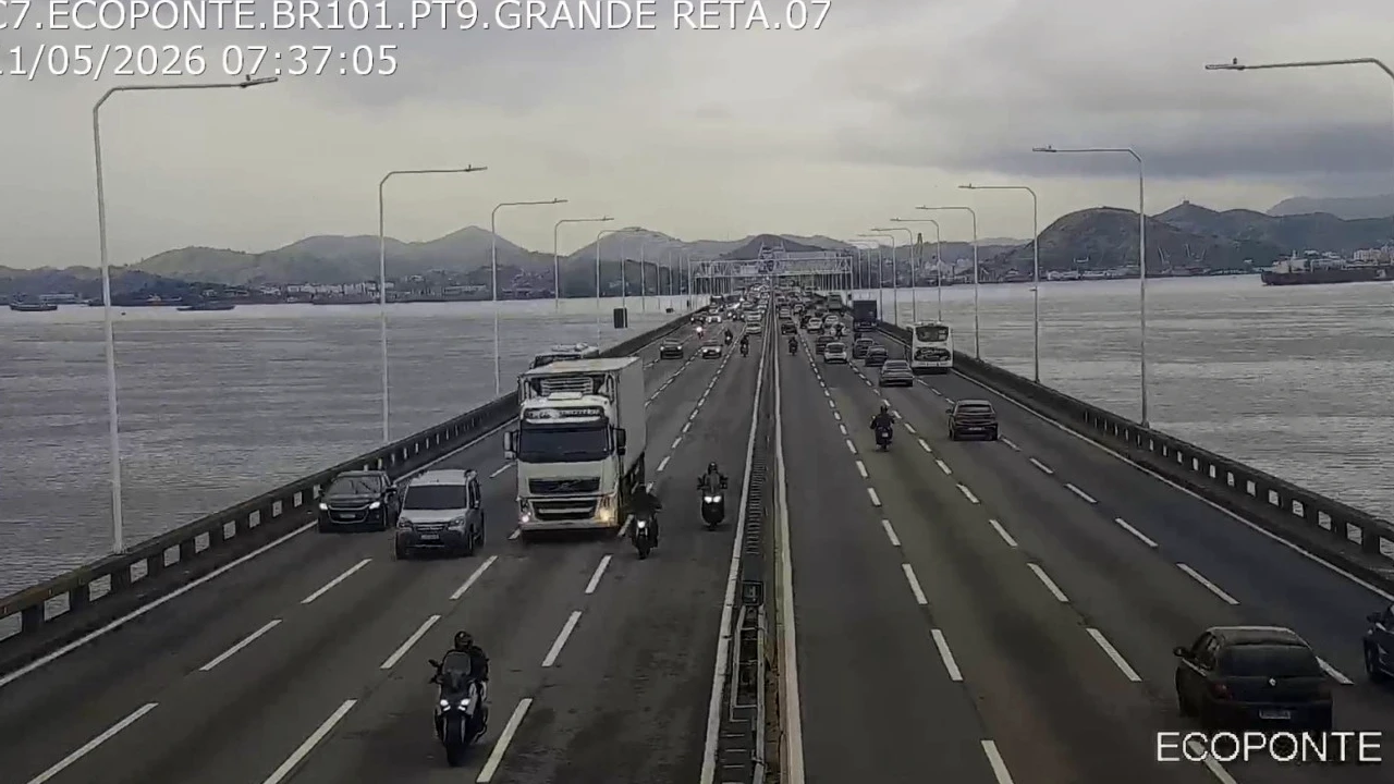 Trânsito em Niterói com lentidão nos acessos à Ponte Rio-Niterói nesta segunda-feira