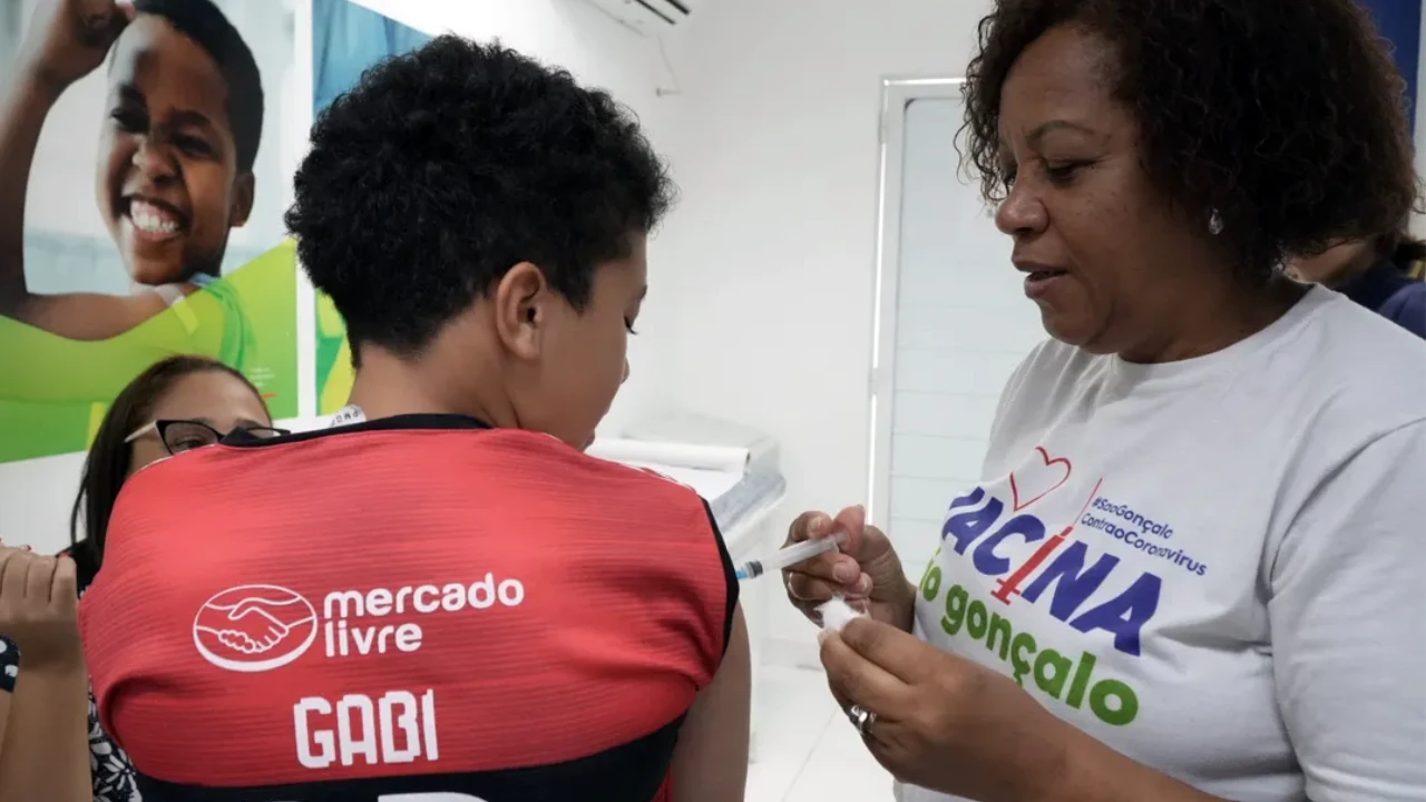 Vacina contra gripe em São Gonçalo está disponível em unidades de saúde do município