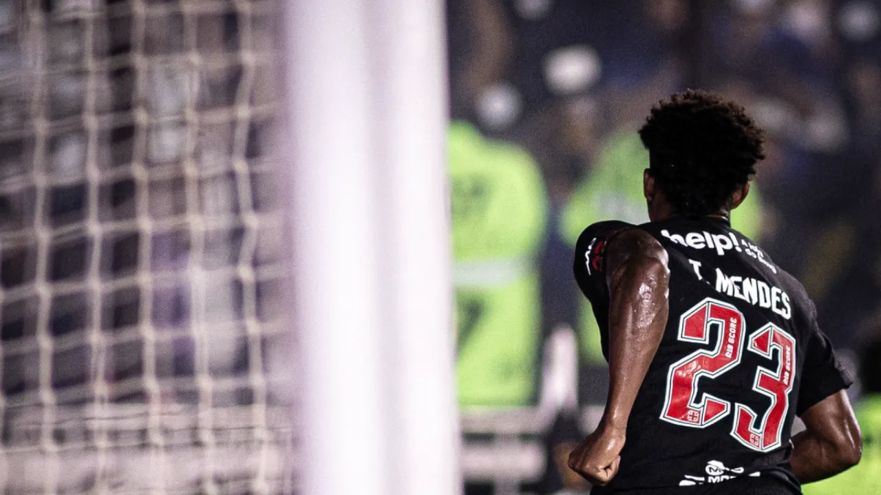 Vasco classificado na Copa do Brasil após empate com o Paysandu em São Januário Vasco classificado na Copa do Brasil após empate com o Paysandu em São Januário