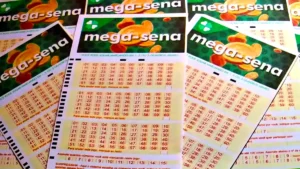 Concurso 3021 da Mega-Sena, com resultado dos números sorteados sabado, 20/06, bem como prêmios de todas as faixas de acerto. Soma do total de apostas realizadas, tal qual aquelas ganhadoras e perdedoras, com minúcias e explicação com detalhes especiais. Nesse sentido, realizamos análises de natureza econômica, financeira, lotérica e fiscal da extração, com fundamento nos valores de arrecadação e nas somas destinados ao pagamento dos prêmios. De igual forma, informamos a destinação pública do dinheiro referente ao saldo residual e o que é feito com o dinheiro da maior parte das pessoas que apostam estimuladas por seus sonhos, mas na realidade perdem, tal qual a maioria das vítimas da lógica lotérica dos jogos de azar.