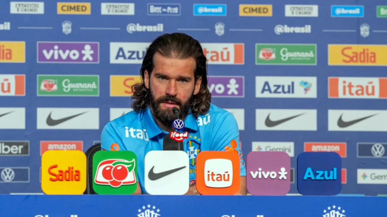 Alisson pode disputar terceira Copa como titular da Seleção Brasileira Alisson pode disputar terceira Copa como titular da Seleção Brasileira