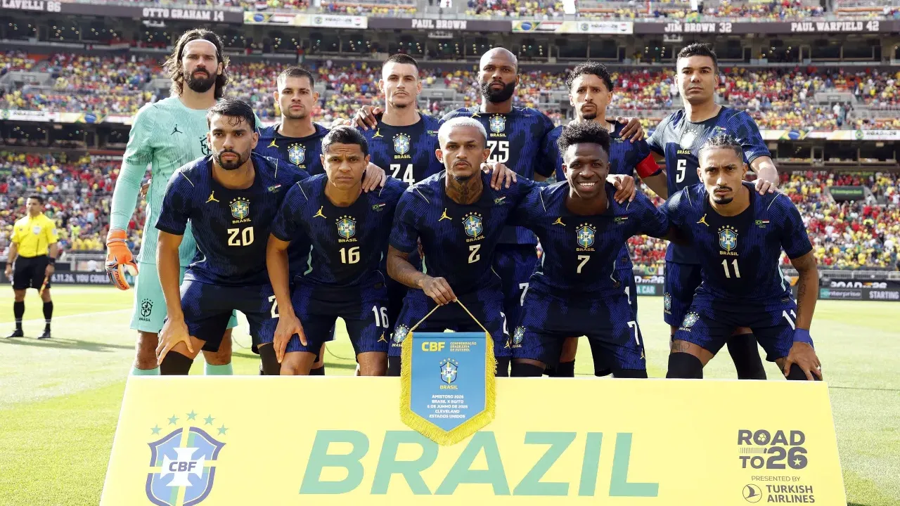 Endrick comemora gol da vitória do Brasil sobre o Egito em amistoso antes da Copa do Mundo