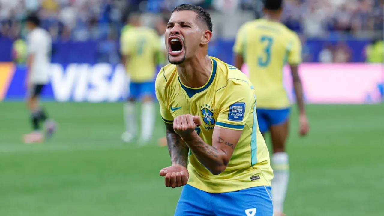 Bruno Guimarães durante jogo do Brasil contra o Japão pela Copa do Mundo de 2026