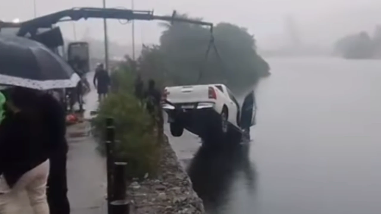Viaduto da Joatinga, na Barra da Tijuca, onde carro caiu em canal durante a madrugada