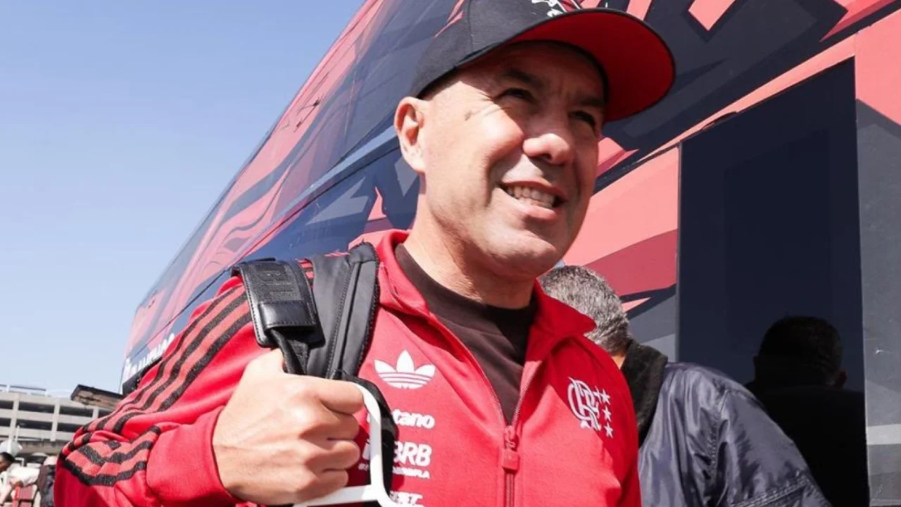 Jogadores do Flamengo durante chegada a Portugal para intertemporada no Algarve