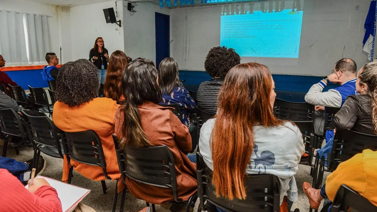 Professores e coordenadores pedagógicos participam de encontro de formação continuada da Semed em Itaboraí