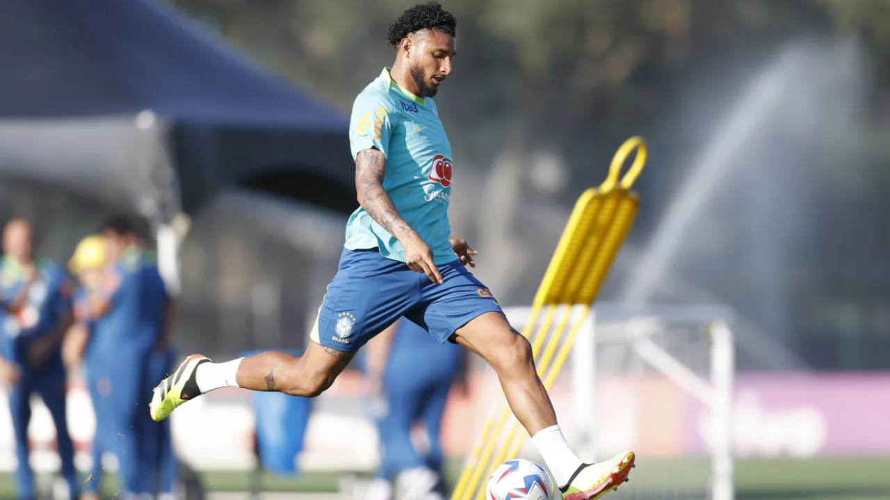 Éderson em ação pela Atalanta durante partida do Campeonato Italiano
