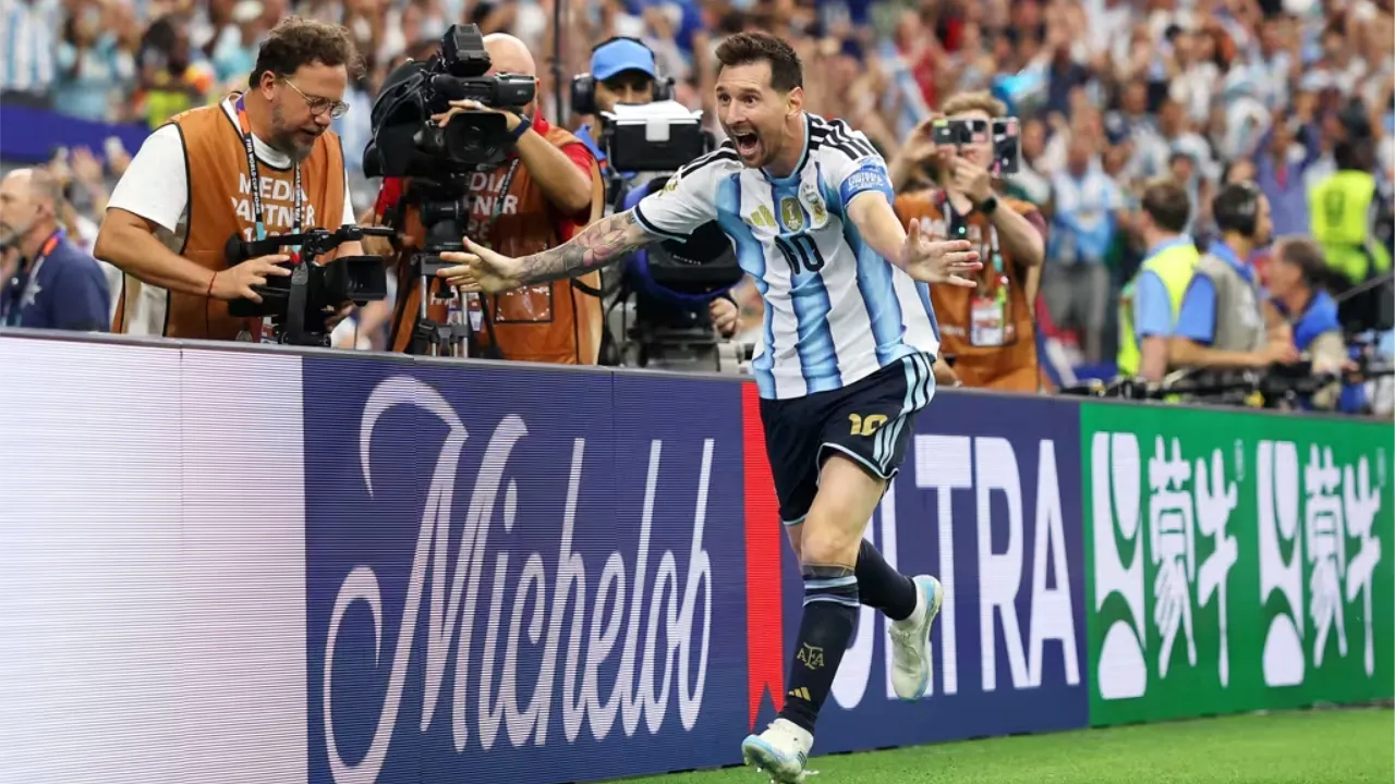Lionel Messi celebra gol pela Argentina e recorde de artilharia em Copas do Mundo